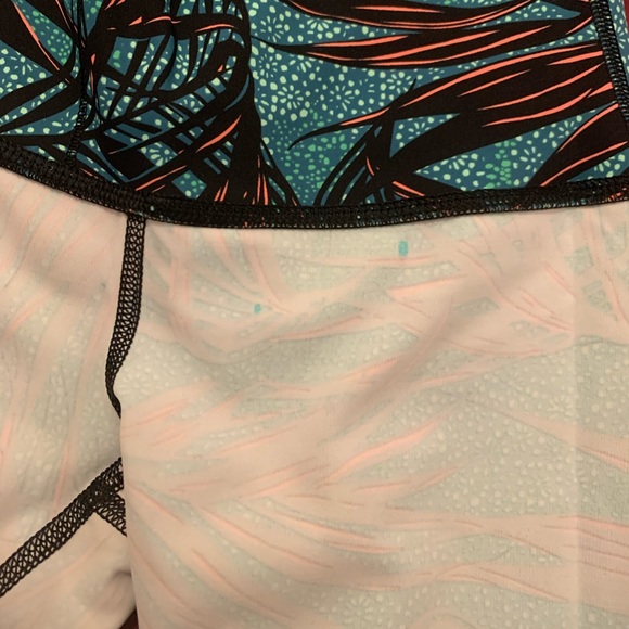 Lululemon Luxtreme Wunder Under HR Size 4 - Picture 10 of 10